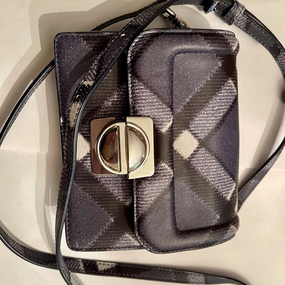 Marc Jacobs blue & gray plaid crossbody purse - Picture 2 of 8